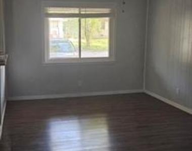 1214 Burleson Street - Photo Thumbnail 19