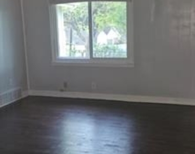 1214 Burleson Street - Photo Thumbnail 12