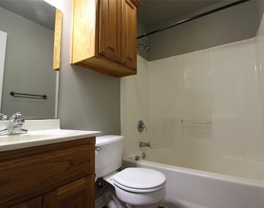 105 Church Street - Photo Thumbnail 5