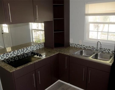 701 E Aimee Street - Photo Thumbnail 10