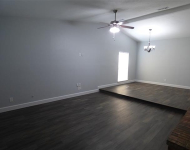 5016 Roberts Drive - Photo Thumbnail 16