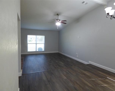 5016 Roberts Drive - Photo Thumbnail 14