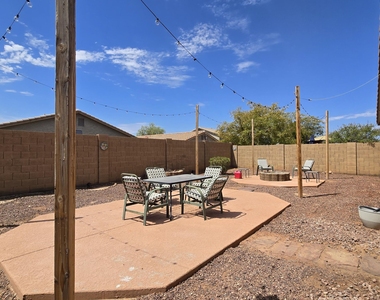 25673 W Northern Lights Way - Photo Thumbnail 34