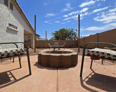 25673 W Northern Lights Way - Photo Thumbnail 36