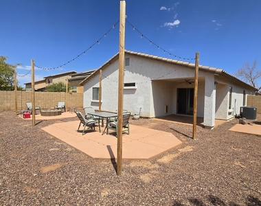 25673 W Northern Lights Way - Photo Thumbnail 33
