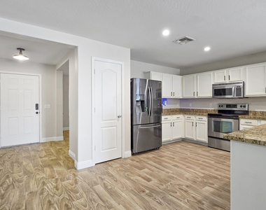 25673 W Northern Lights Way - Photo Thumbnail 8
