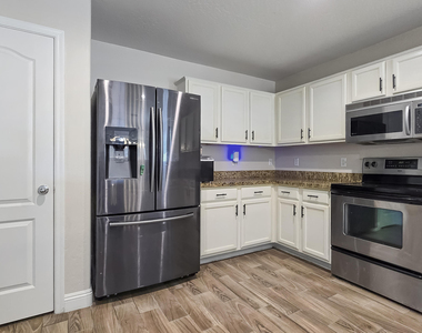 25673 W Northern Lights Way - Photo Thumbnail 10