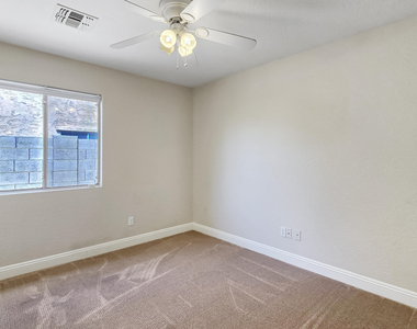 25673 W Northern Lights Way - Photo Thumbnail 26