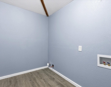 3207 Casino Drive - Photo Thumbnail 10