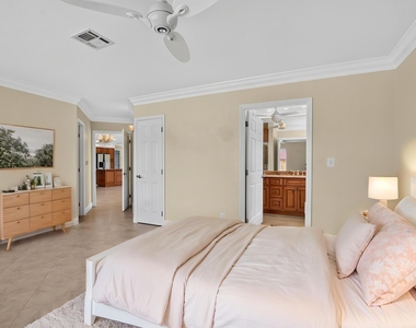 899 Granada Drive - Photo Thumbnail 14