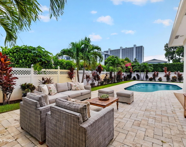 899 Granada Drive - Photo Thumbnail 32