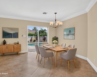 899 Granada Drive - Photo Thumbnail 8
