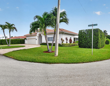 899 Granada Drive - Photo Thumbnail 1