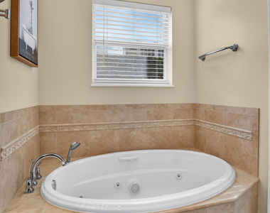 899 Granada Drive - Photo Thumbnail 17