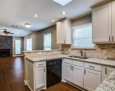 2917 Penny Lane - Photo Thumbnail 5