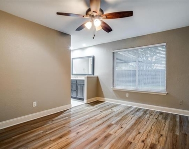 2917 Penny Lane - Photo Thumbnail 7