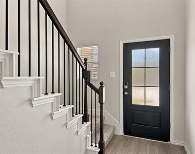 810 Honeydew Lane - Photo Thumbnail 3