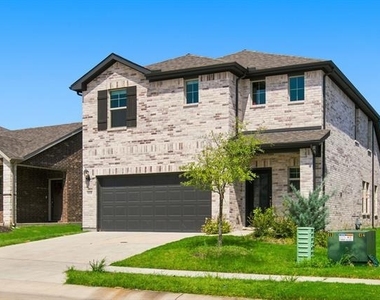 810 Honeydew Lane - Photo Thumbnail 2