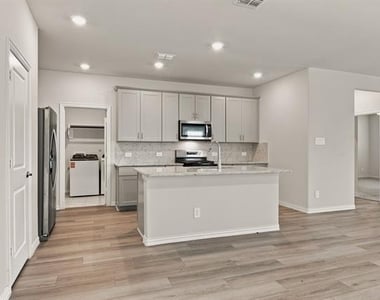 810 Honeydew Lane - Photo Thumbnail 6