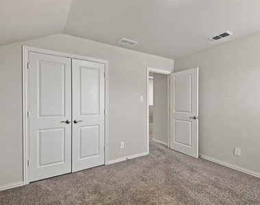 810 Honeydew Lane - Photo Thumbnail 30