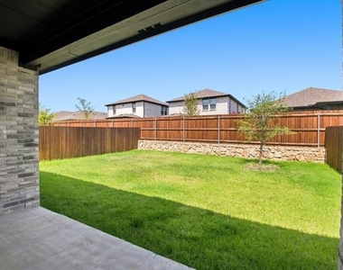 810 Honeydew Lane - Photo Thumbnail 38