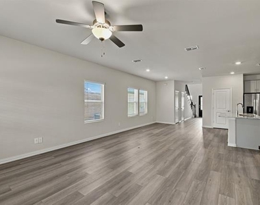 810 Honeydew Lane - Photo Thumbnail 19