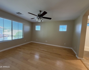 3950 W Roundabout Circle - Photo Thumbnail 12