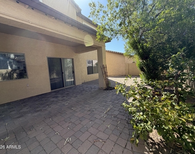 3950 W Roundabout Circle - Photo Thumbnail 27