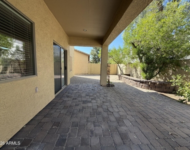 3950 W Roundabout Circle - Photo Thumbnail 22