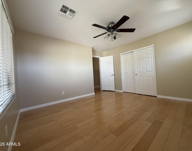 3950 W Roundabout Circle - Photo Thumbnail 7