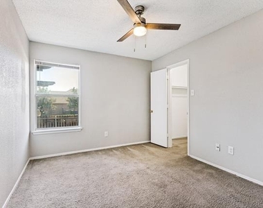 6124 Nelson Terrace - Photo Thumbnail 8