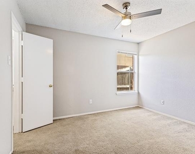 6124 Nelson Terrace - Photo Thumbnail 7
