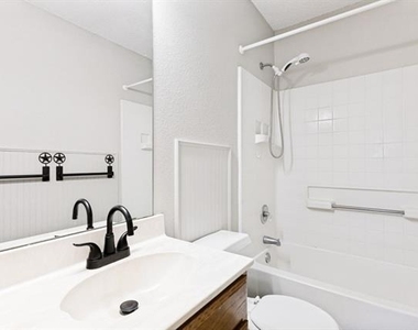 6124 Nelson Terrace - Photo Thumbnail 9