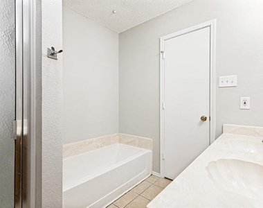 6124 Nelson Terrace - Photo Thumbnail 6