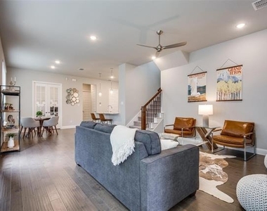 4211 Curtiss Drive - Photo Thumbnail 5