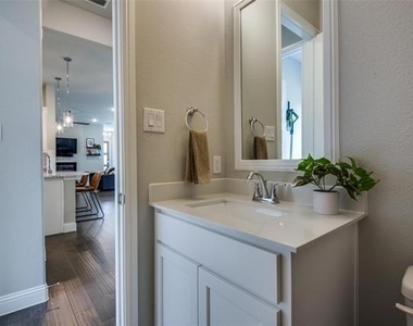 4211 Curtiss Drive - Photo Thumbnail 19