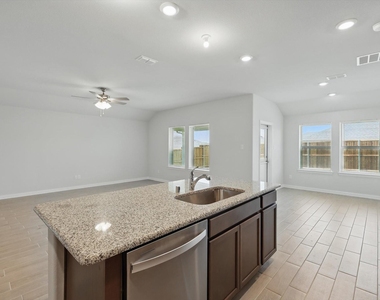 3928 Malachite Drive - Photo Thumbnail 9
