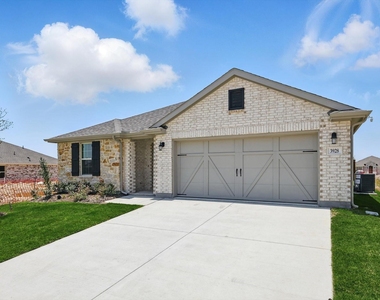 3928 Malachite Drive - Photo Thumbnail 2