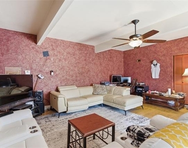 1701 Creekway Drive - Photo Thumbnail 14