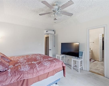 1701 Creekway Drive - Photo Thumbnail 20