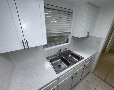 221 Se 3rd Avenue - Photo Thumbnail 11
