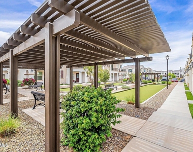 4038 E Erie Street - Photo Thumbnail 25
