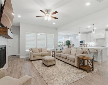 7217 Mantle Ridge Drive - Photo Thumbnail 8