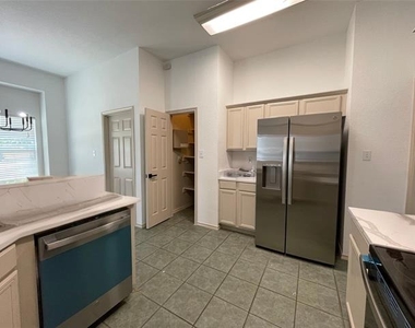 6030 Bentwood Drive - Photo Thumbnail 20