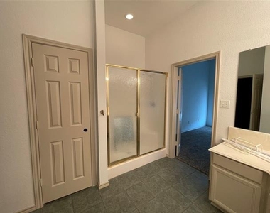 6030 Bentwood Drive - Photo Thumbnail 4