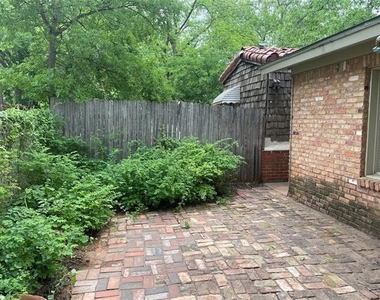725 Elmwood Drive - Photo Thumbnail 18
