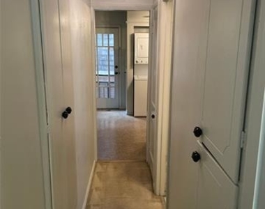 725 Elmwood Drive - Photo Thumbnail 7