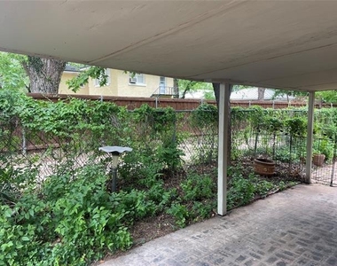 725 Elmwood Drive - Photo Thumbnail 15