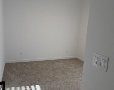 22863 E Watford Drive - Photo Thumbnail 13