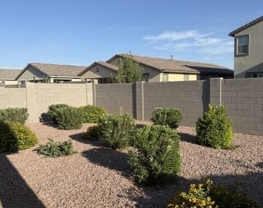 22863 E Watford Drive - Photo Thumbnail 26